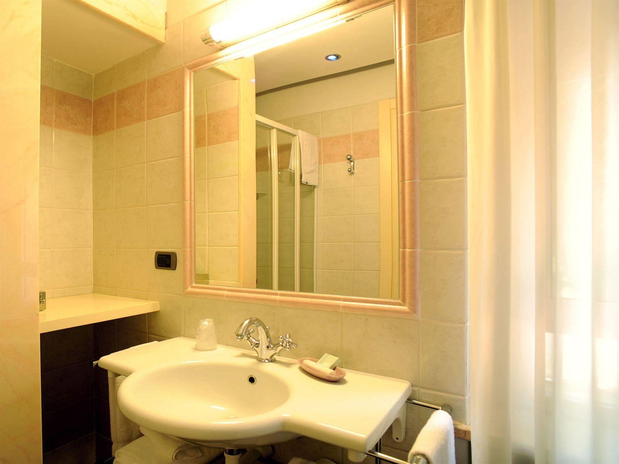 Hotel Domo Perugia Habitación foto